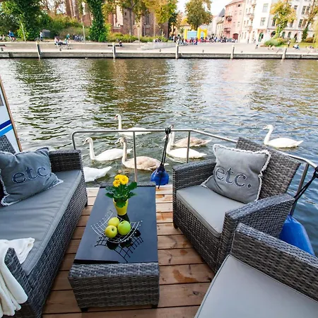 Úszó hotel Lisa Boot 1